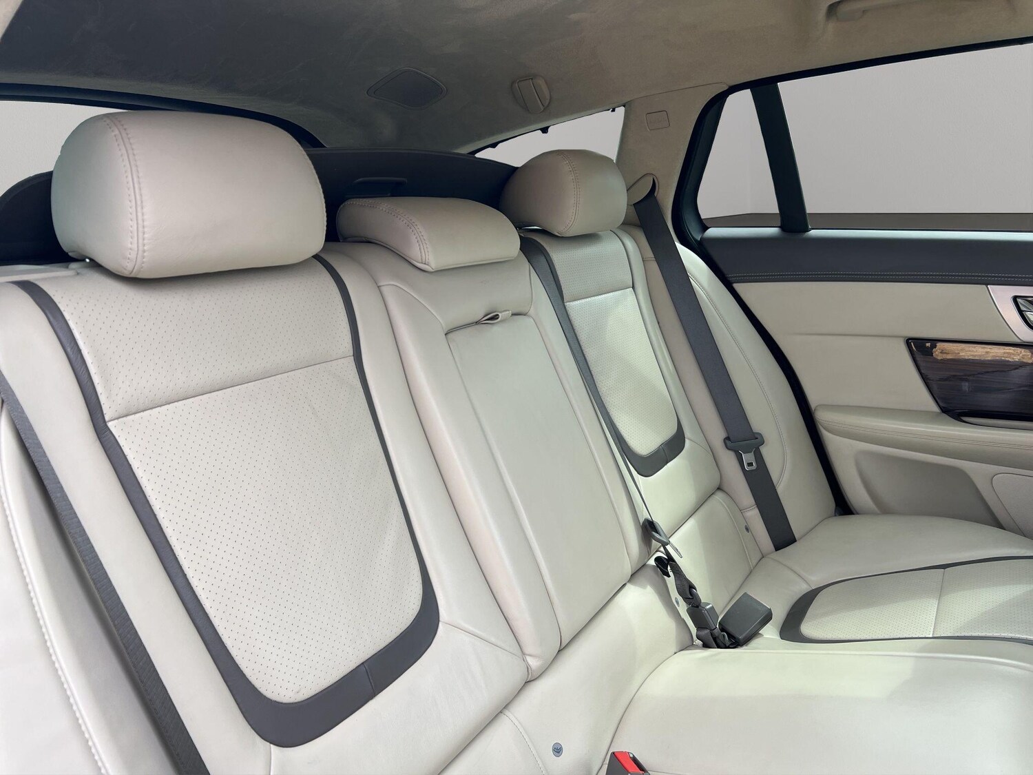 Used Jaguar XF 2014 for sale - 76269976: Photo 14