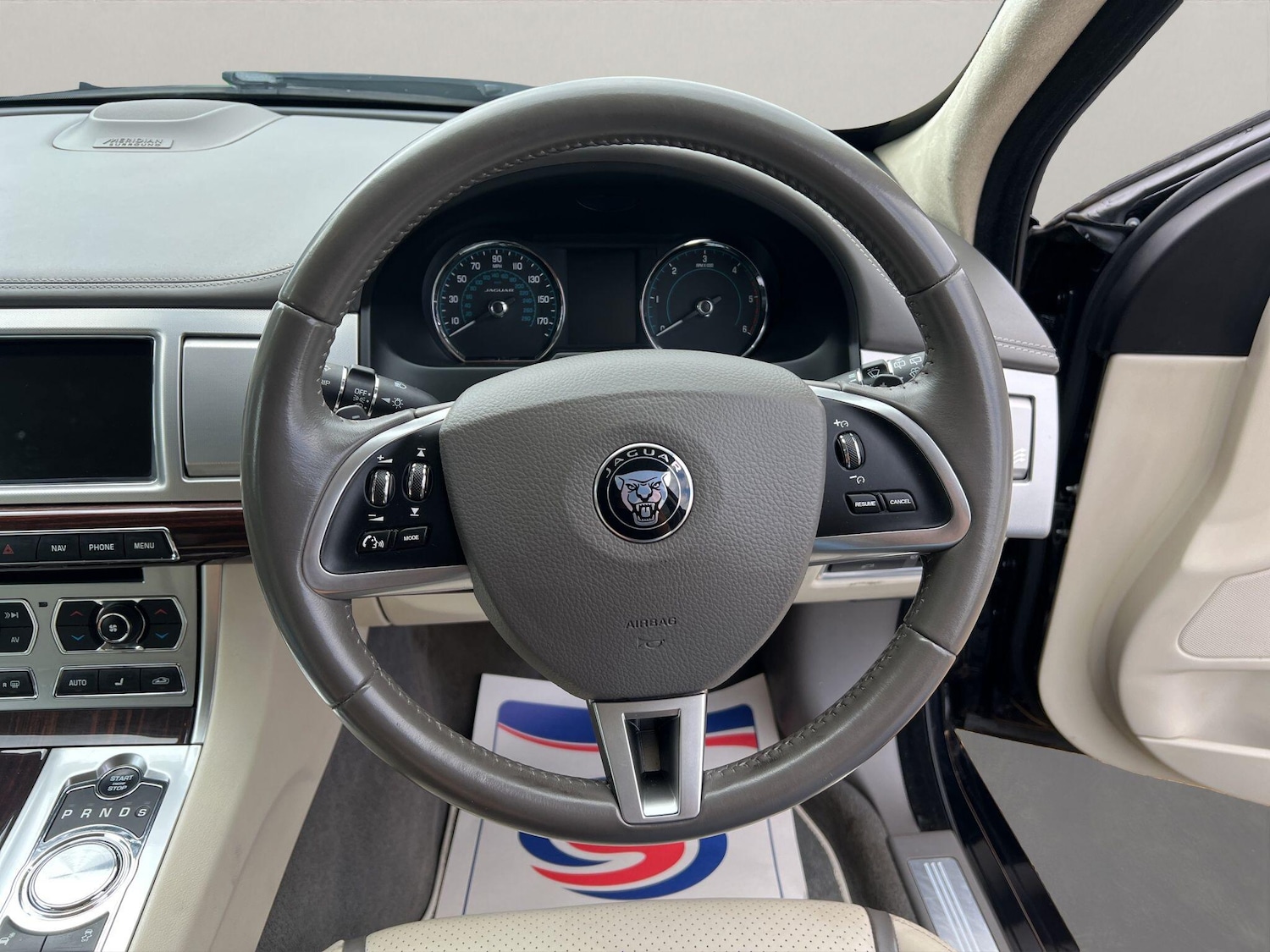 Used Jaguar XF 2014 for sale - 76269976: Photo 29