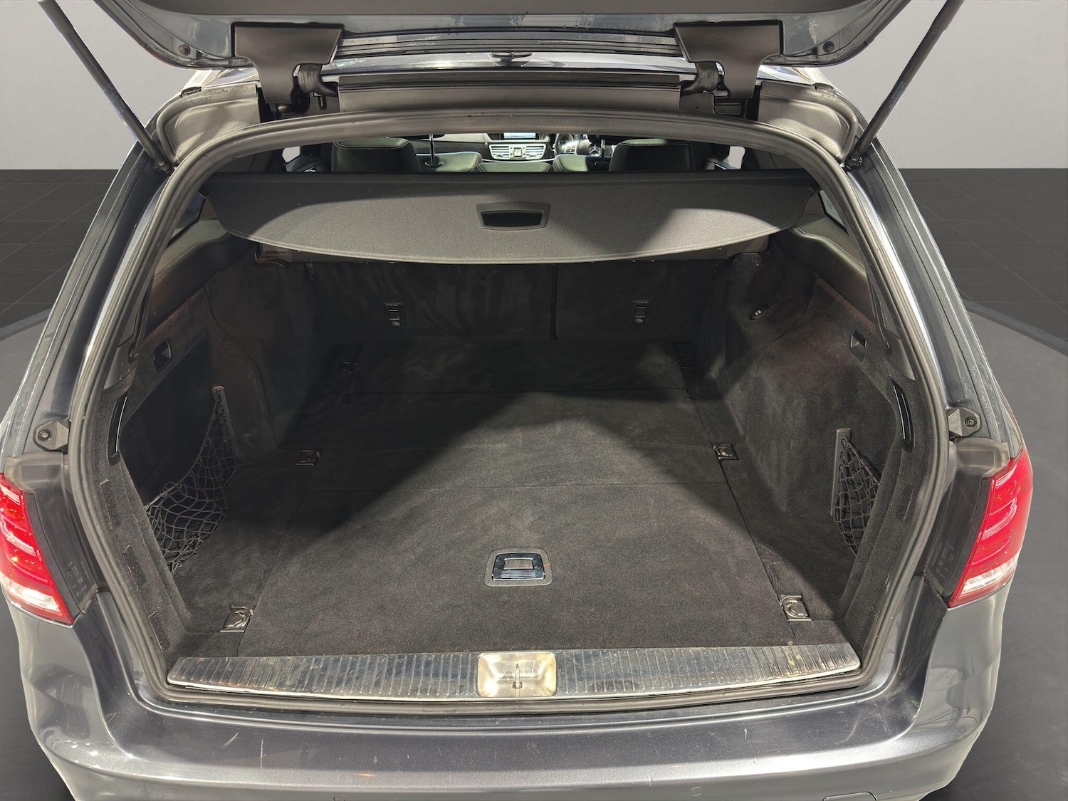 Used Mercedes-Benz E Class 2013 for sale - 77559599: Photo 19