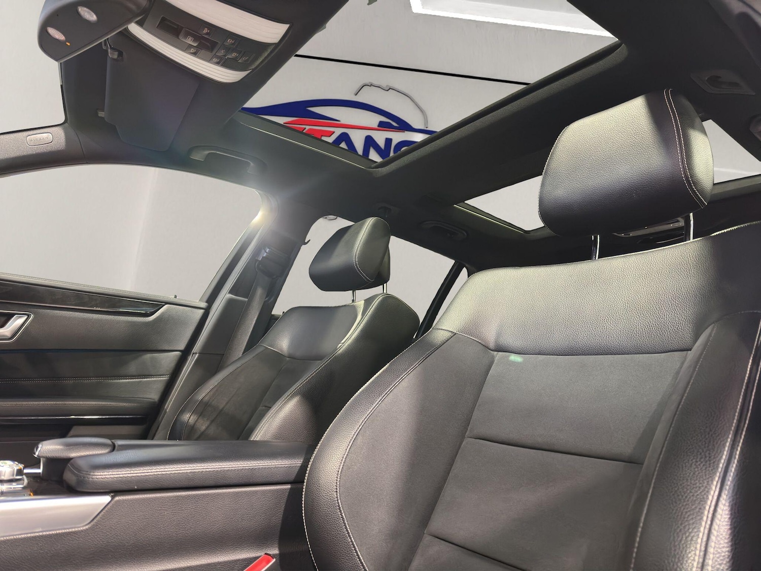 Used Mercedes-Benz E Class 2013 for sale - 77559599: Photo 24