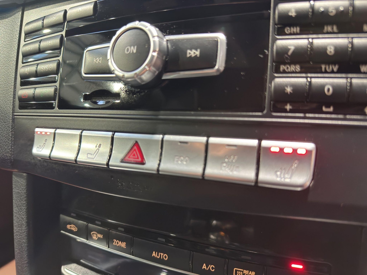 Used Mercedes-Benz E Class 2013 for sale - 77559599: Photo 36