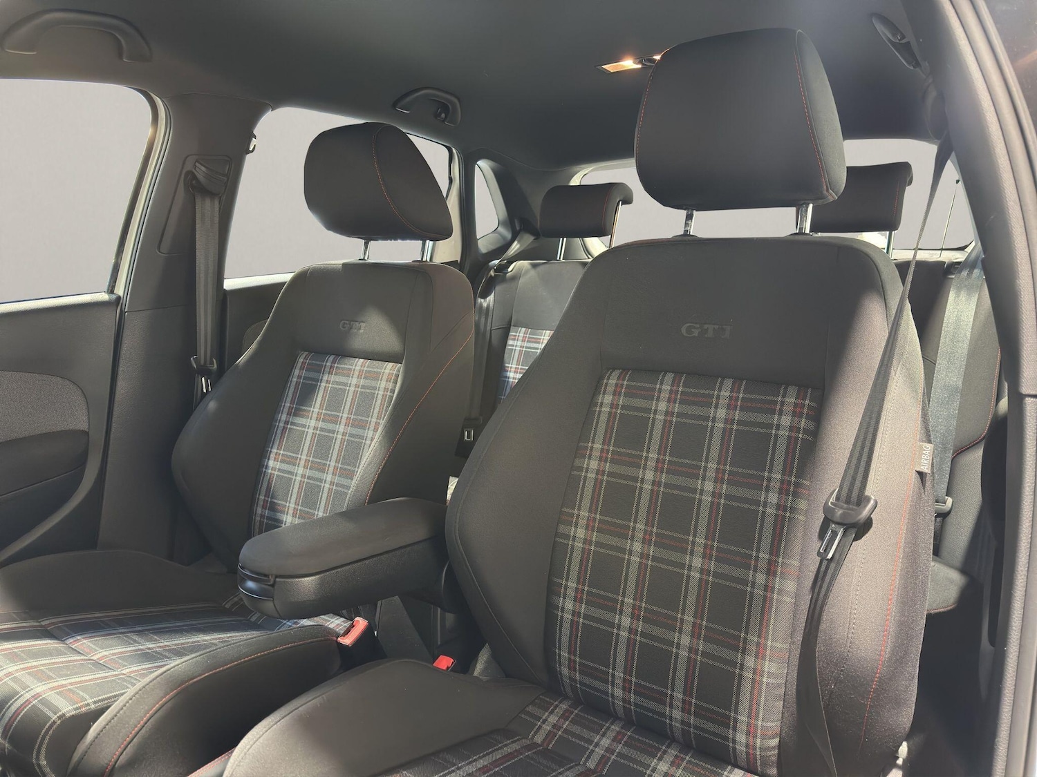 Used Volkswagen Polo 2012 for sale - 77229419: Photo 16