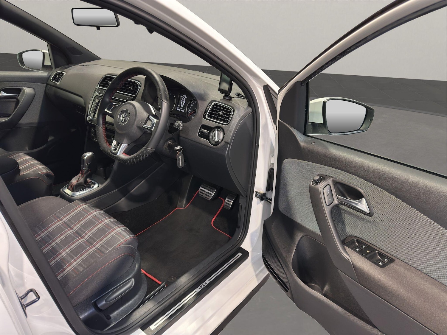 Used Volkswagen Polo 2012 for sale - 77229419: Photo 31