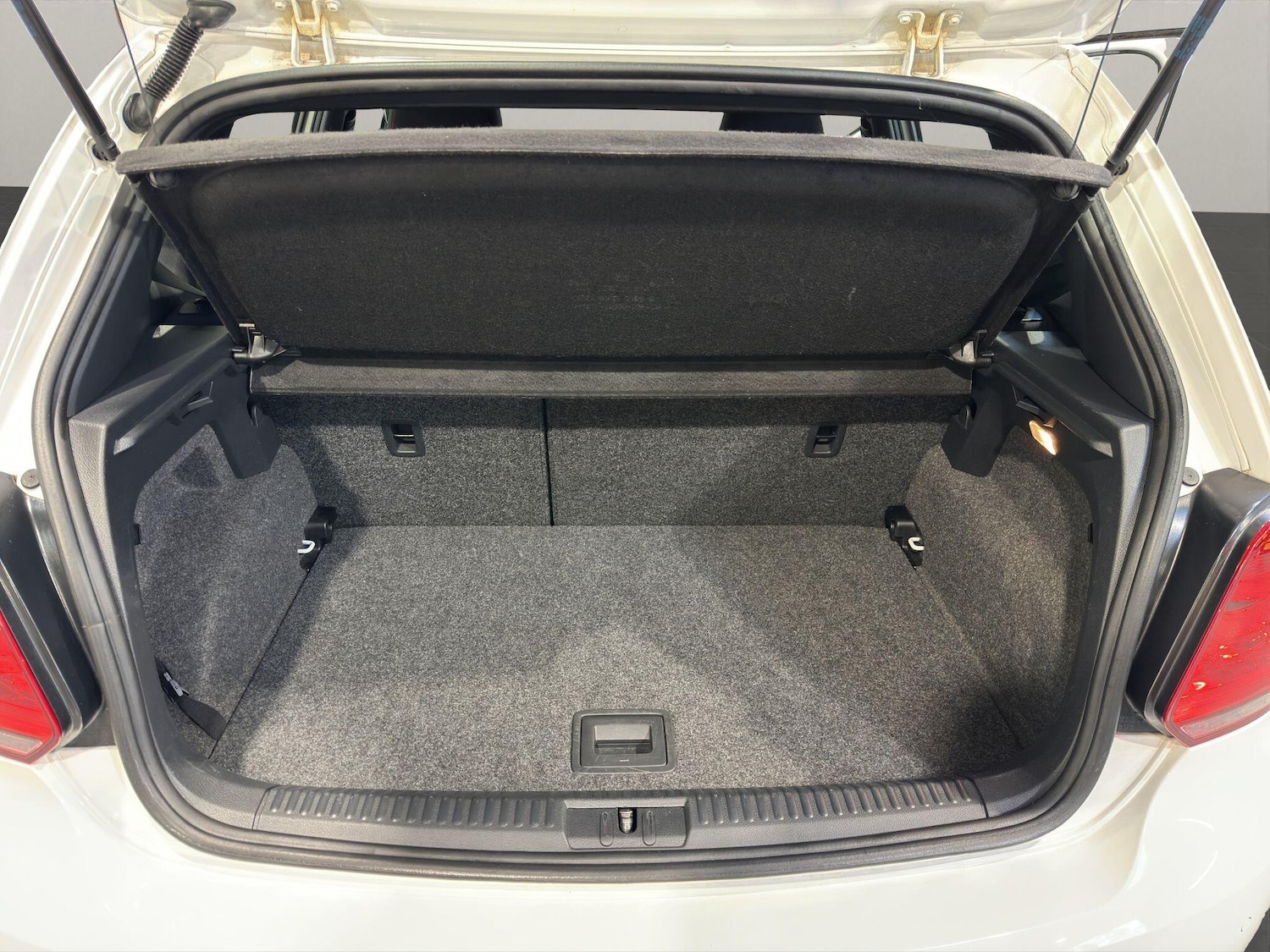 Used Volkswagen Polo 2012 for sale - 77229419: Photo 39