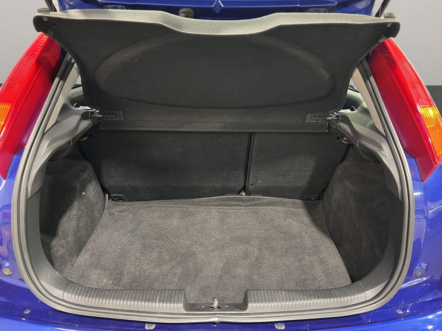 Used Ford Focus 2003 for sale - 77386897: Photo 30