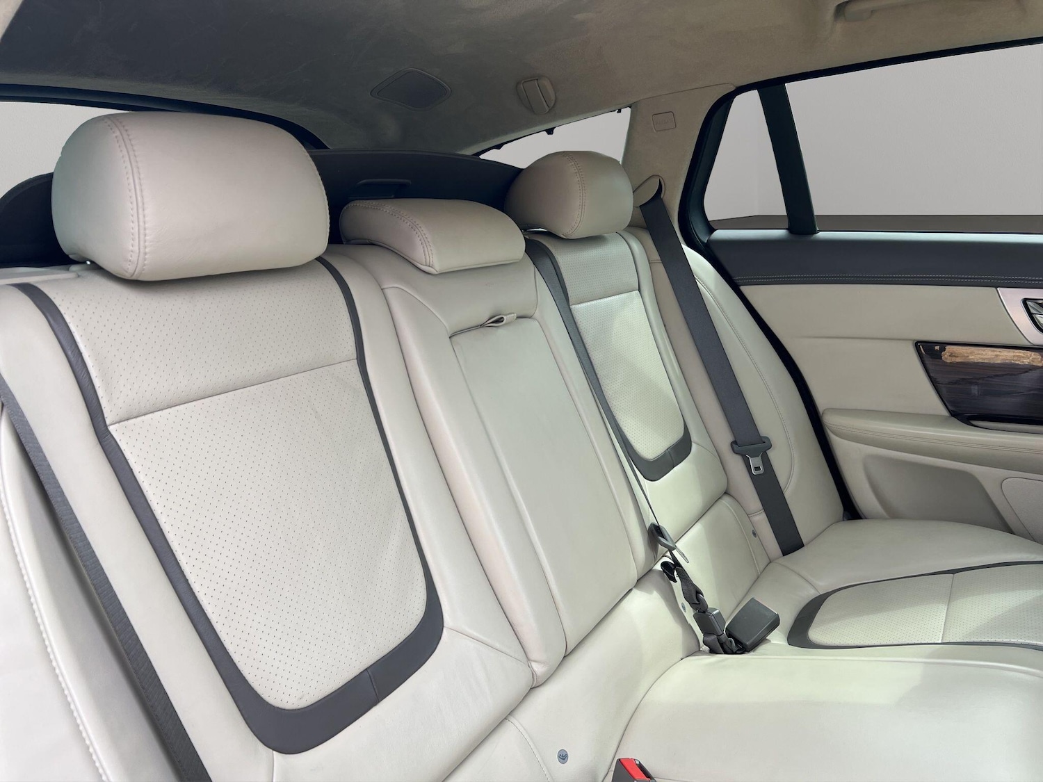 Used Jaguar XF 2014 for sale - 76996581: Photo 14