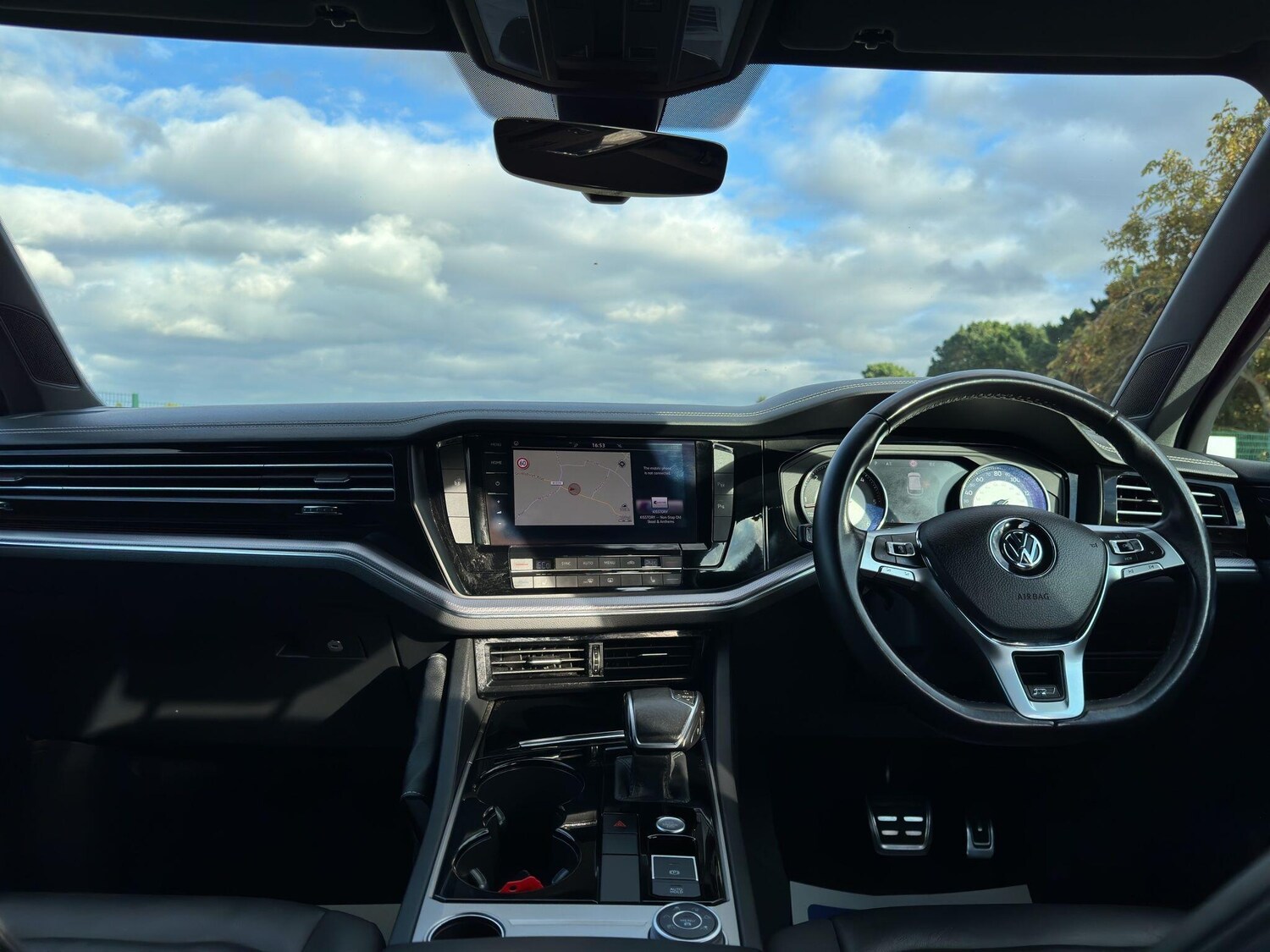 Used Volkswagen Touareg 2018 for sale - 76000610: Photo 13