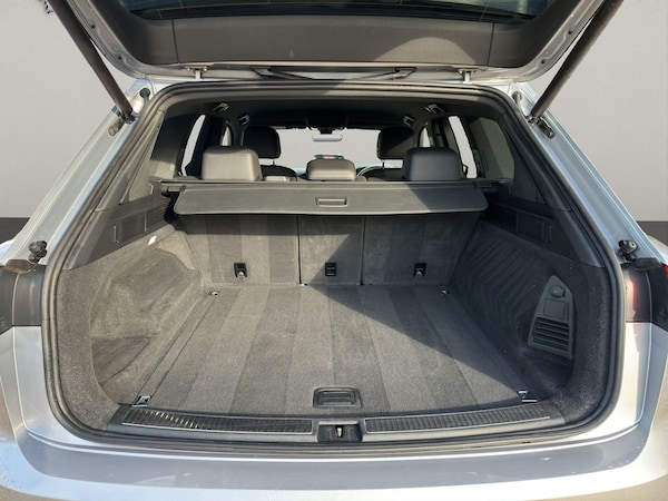 Used Volkswagen Touareg 2018 for sale - 76000610: Photo 16