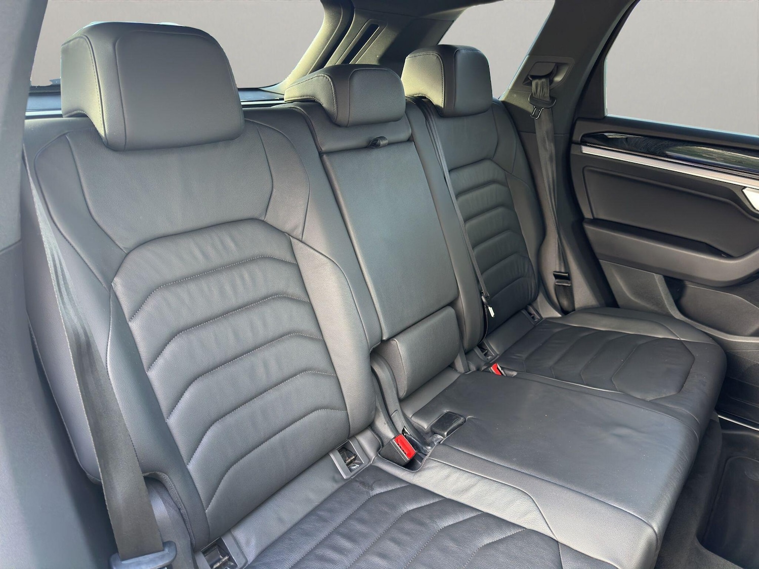 Used Volkswagen Touareg 2018 for sale - 76000610: Photo 22