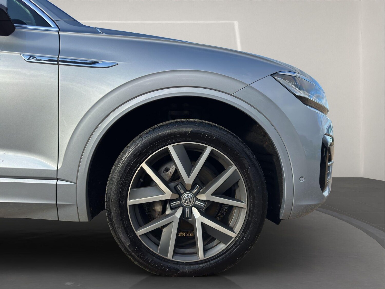 Used Volkswagen Touareg 2018 for sale - 76000610: Photo 24