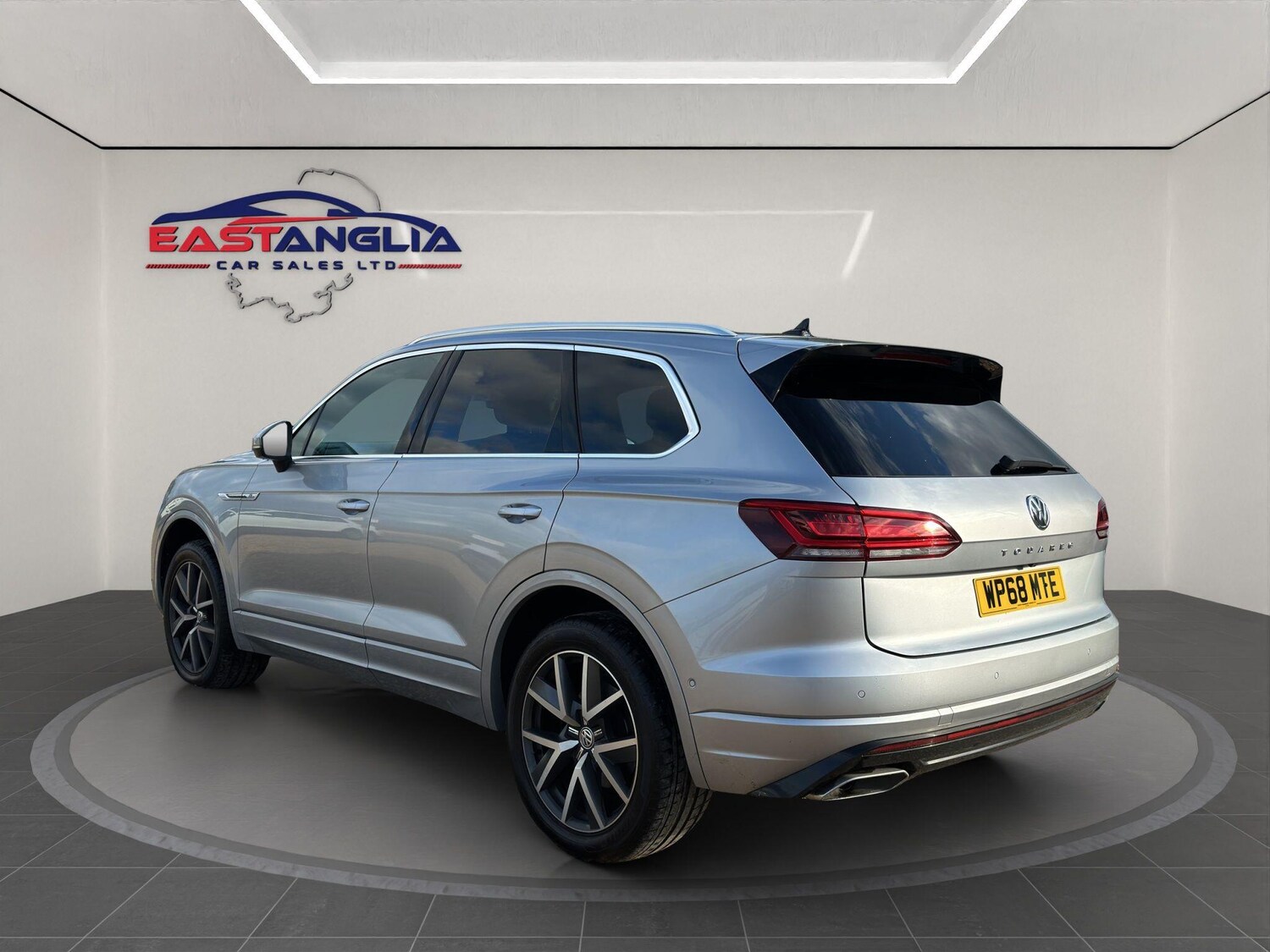 Used Volkswagen Touareg 2018 for sale - 76000610: Photo 4
