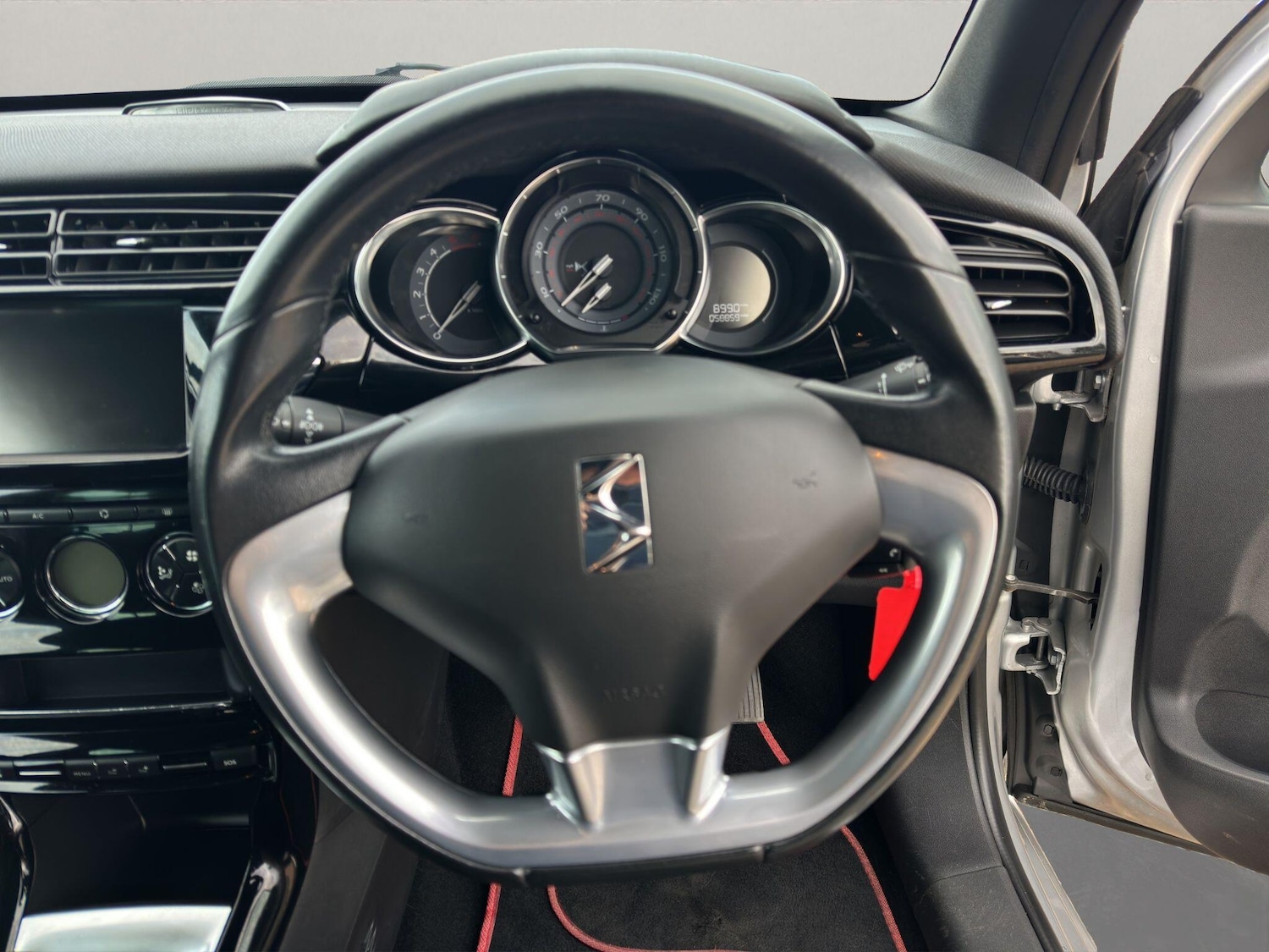 Used DS Automobiles DS 3 2015 for sale - 76337635: Photo 10