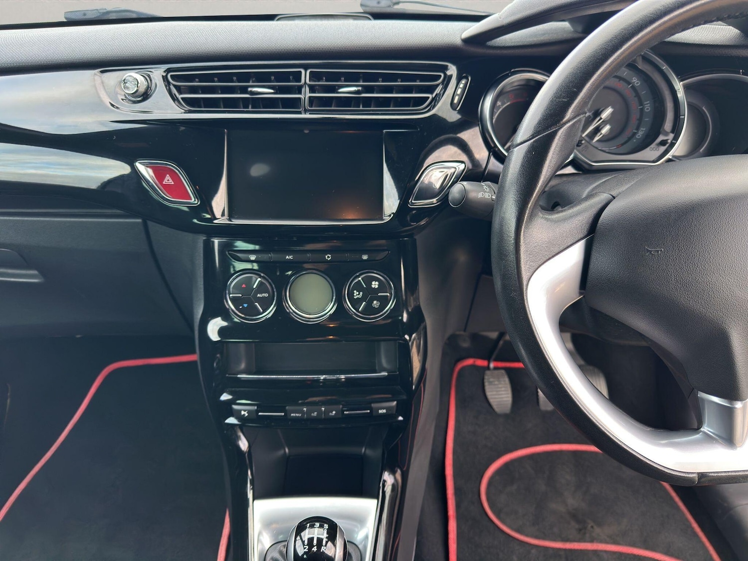 Used DS Automobiles DS 3 2015 for sale - 76337635: Photo 13