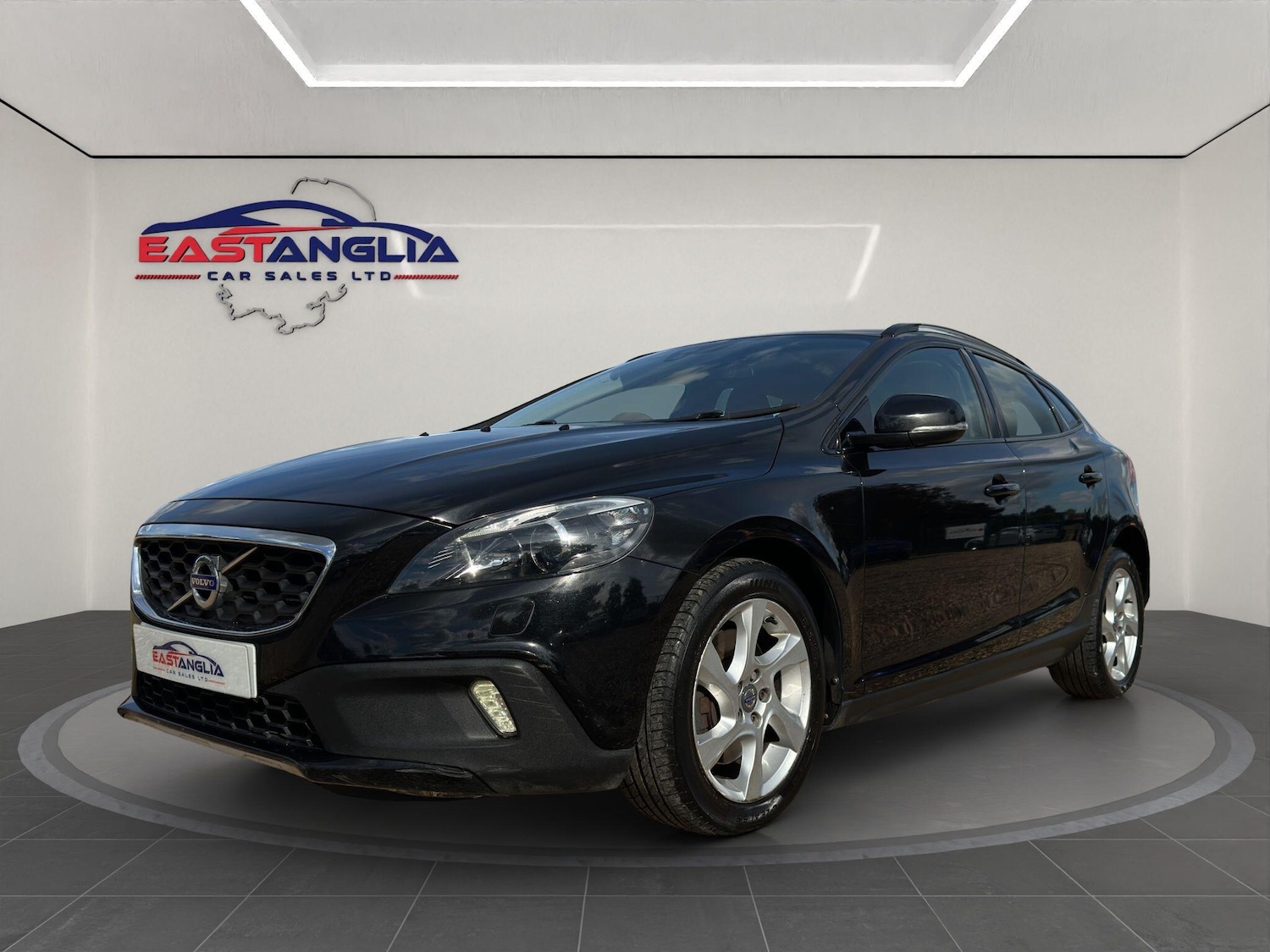 Used Volvo V40 Cross Country 2016 for sale - 76108682: Photo 1
