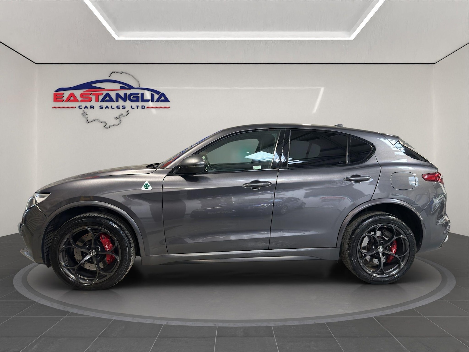 Used Alfa Romeo Stelvio 2018 for sale - 78204191: Photo 2