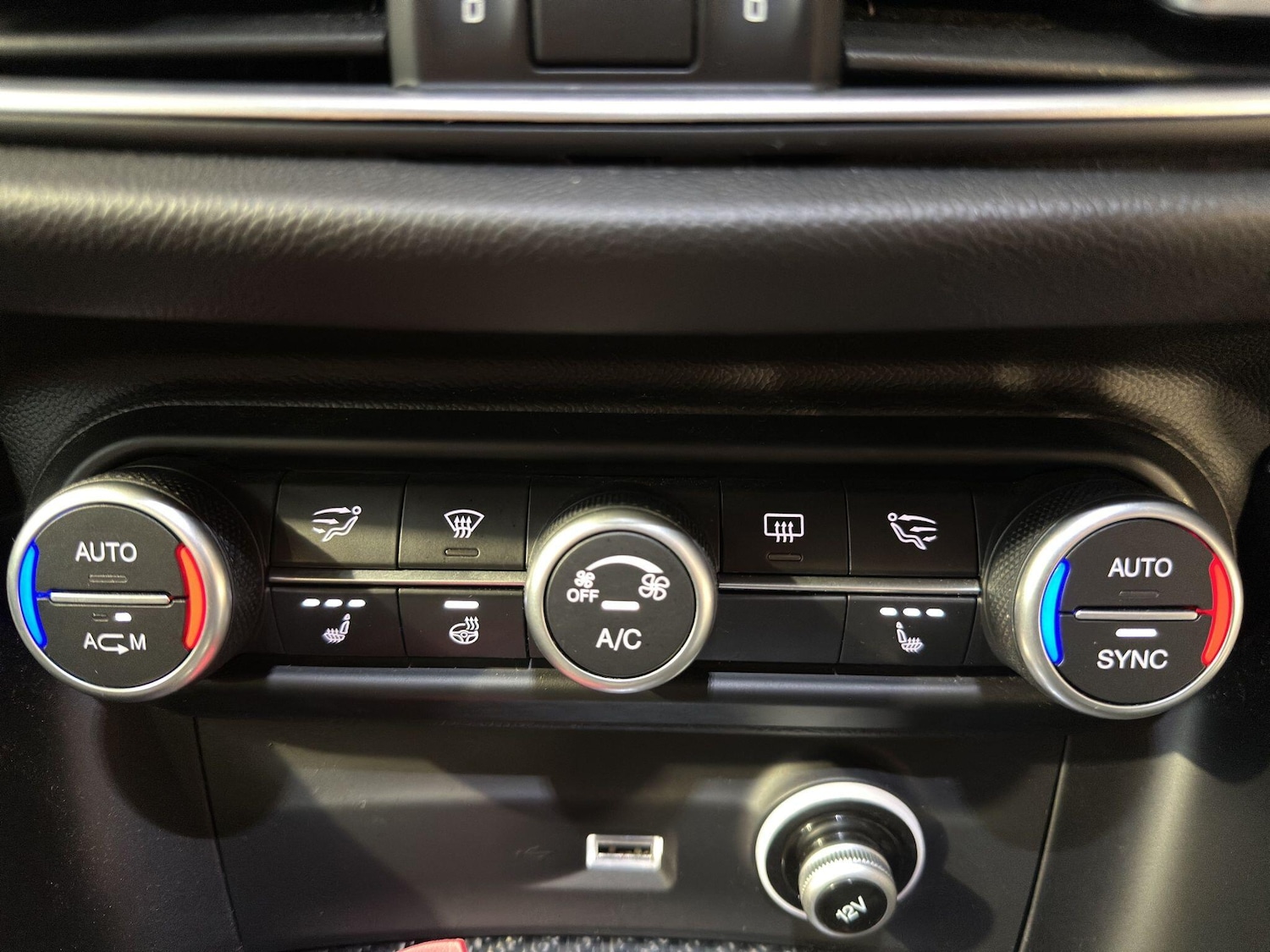 Used Alfa Romeo Stelvio 2018 for sale - 78204191: Photo 38