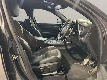 Used Alfa Romeo Stelvio 2018 for sale - 78204191: Photo