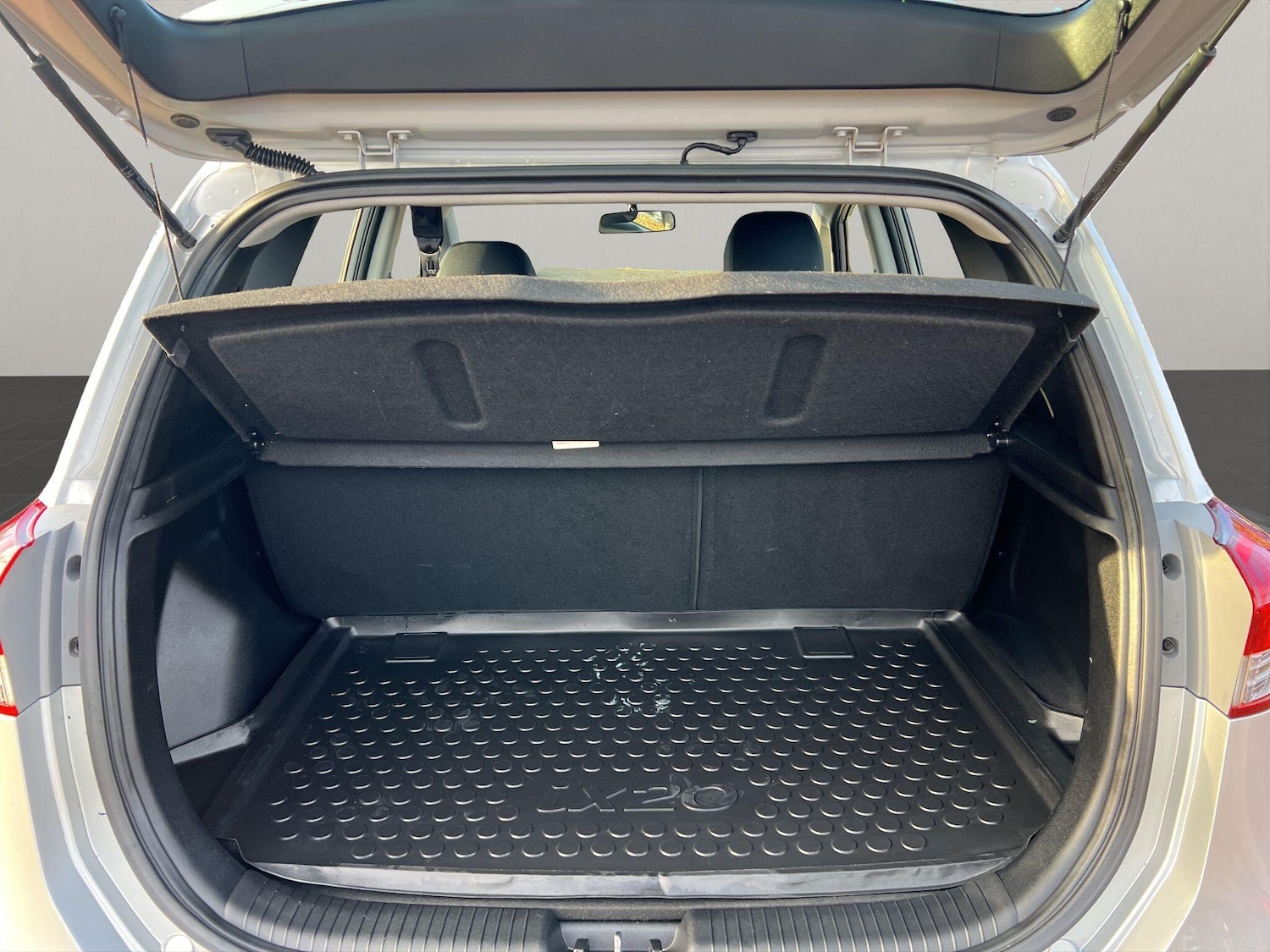 Used Hyundai Ix20 2017 for sale - 76997173: Photo 27