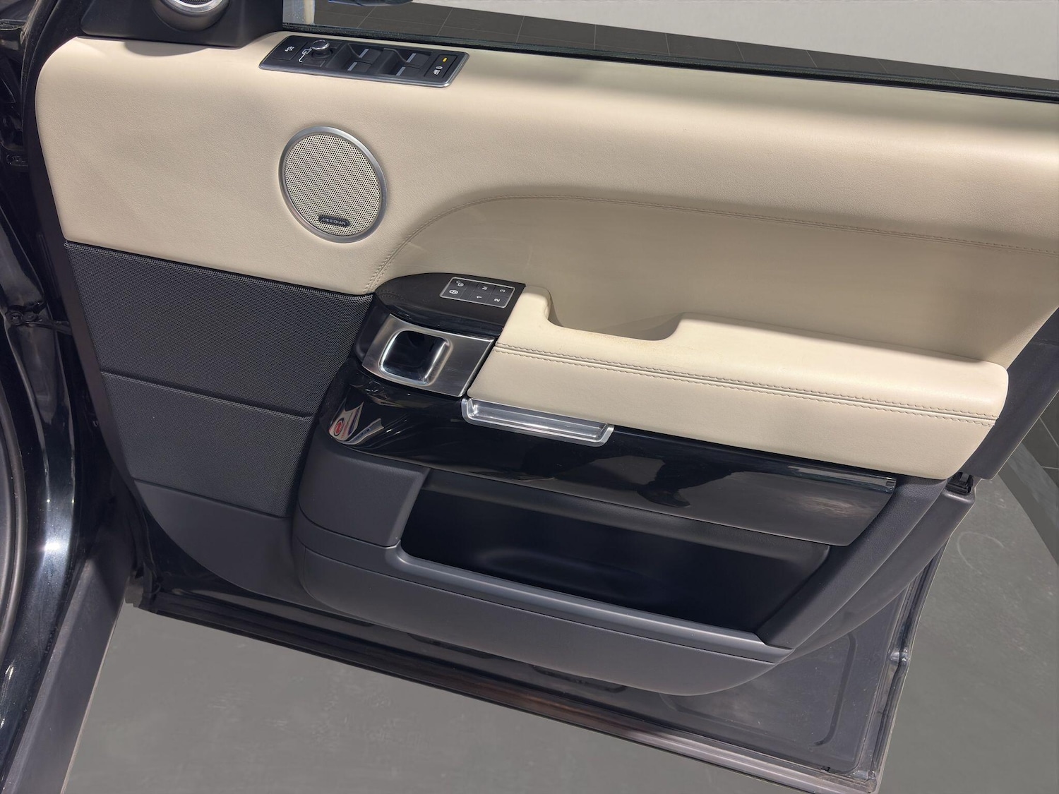 Used Land Rover Range Rover 2017 for sale - 78019759: Photo 12