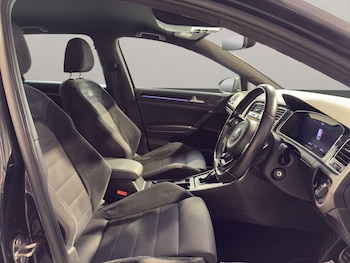 Used Volkswagen Golf 2018 for sale - 79049047: Photo