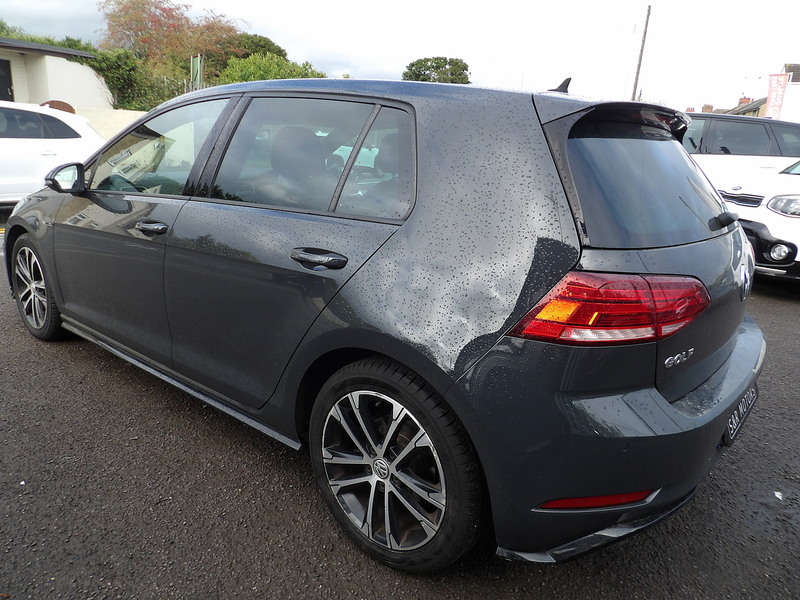 Used Volkswagen Golf 2018 for sale - 76308110: Photo 2