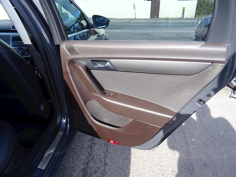 Used Volkswagen Passat 2012 for sale - 76308051: Photo 9