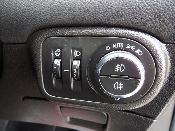 Used Vauxhall Zafira 2015 for sale - 76308056: Photo 31