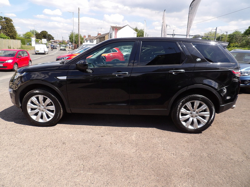 Used Land Rover Discovery Sport 2018 for sale - 76299800: Photo 2