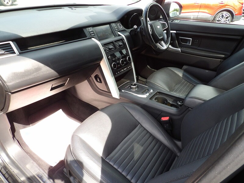Used Land Rover Discovery Sport 2018 for sale - 76299800: Photo 64