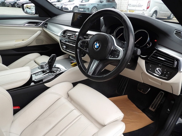 Used BMW 5 Series 2018 for sale - 76308101: Photo 42