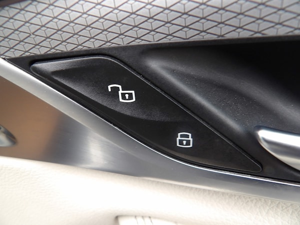 Used BMW 5 Series 2018 for sale - 76308101: Photo 45