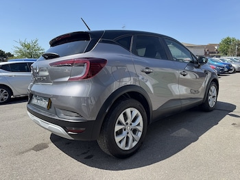 Used Renault Captur 2022 for sale - 79591425: Photo