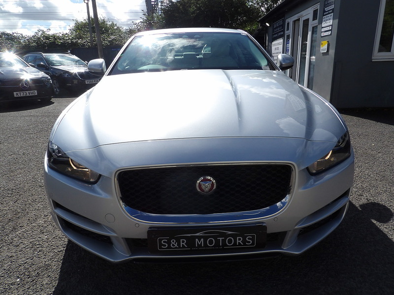 Used Jaguar XE 2017 for sale - 76308095: Photo 2