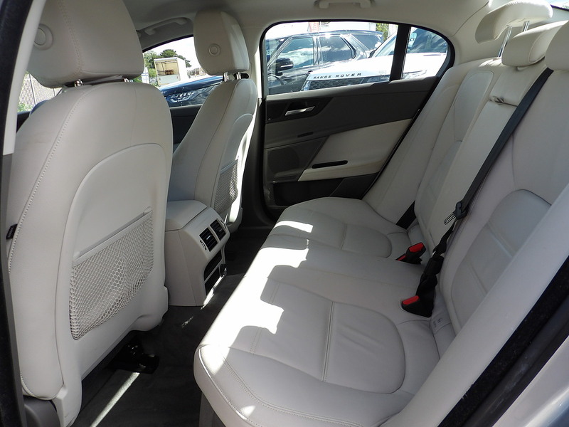 Used Jaguar XE 2017 for sale - 76308095: Photo 6