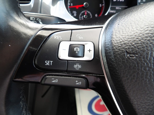 Used Volkswagen Golf 2018 for sale - 76299793: Photo 40