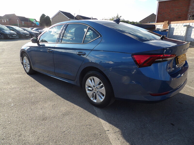 Used Skoda Octavia 2021 for sale - 76308103: Photo 3