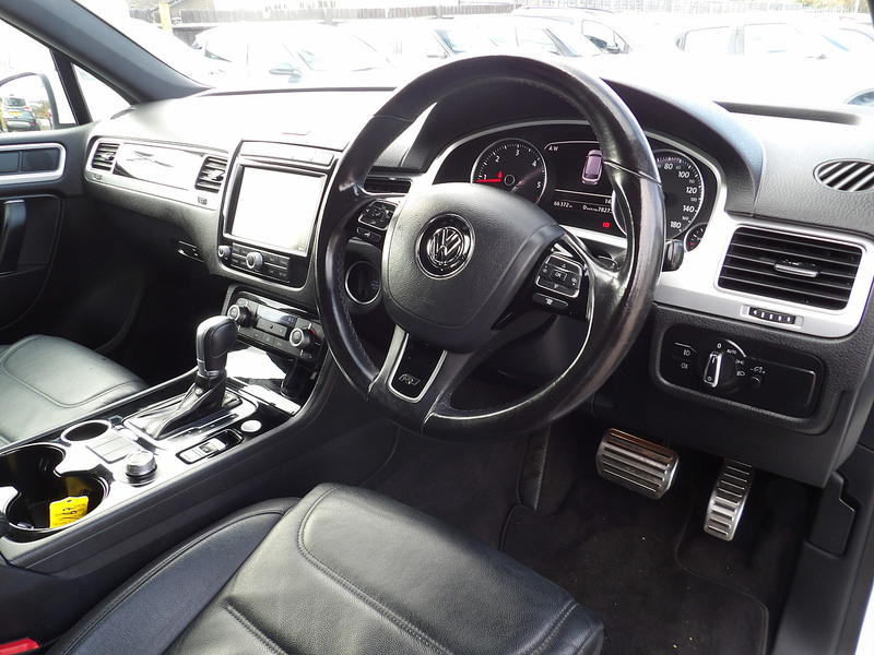 Used Volkswagen Touareg 2017 for sale - 76308048: Photo 16