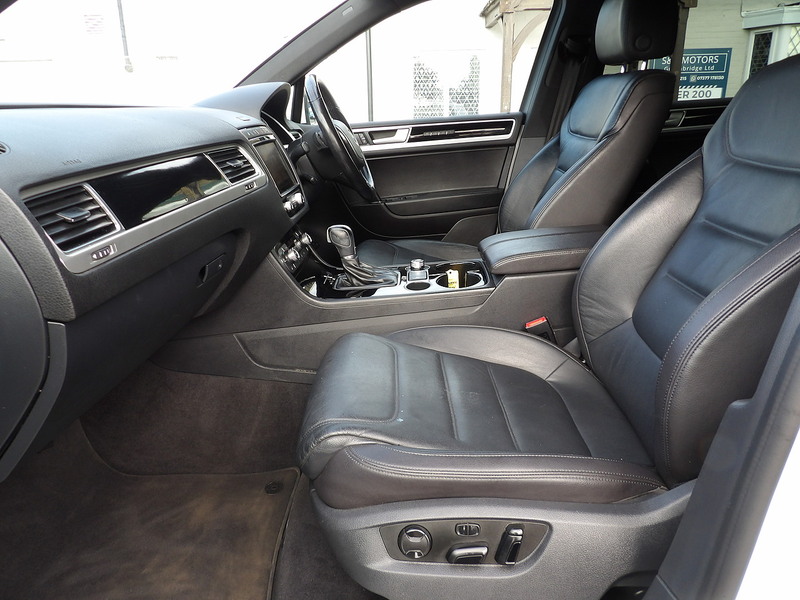 Used Volkswagen Touareg 2017 for sale - 76308048: Photo 7