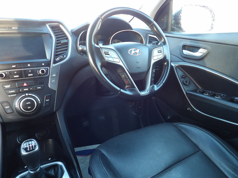 Used Hyundai Santa Fe 2017 for sale - 76891545: Photo 29