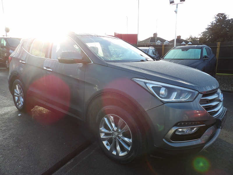 Used Hyundai Santa Fe 2017 for sale - 76891545: Photo 3