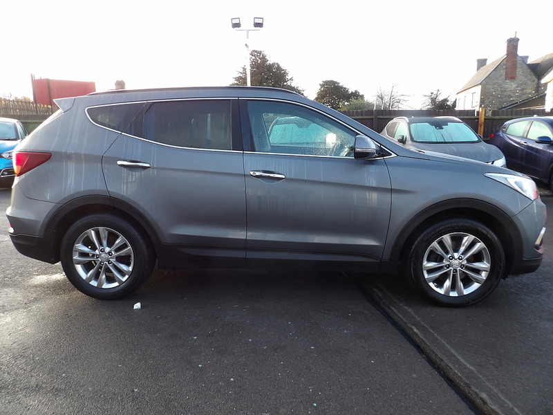 Used Hyundai Santa Fe 2017 for sale - 76891545: Photo 4