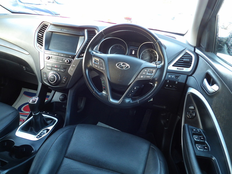 Used Hyundai Santa Fe 2017 for sale - 76891545: Photo 42