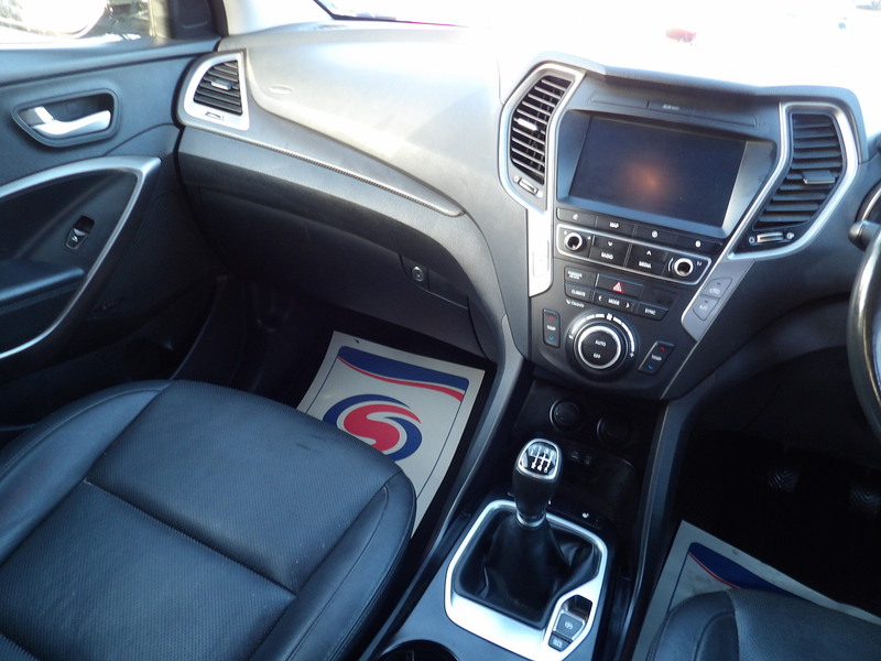 Used Hyundai Santa Fe 2017 for sale - 76891545: Photo 43