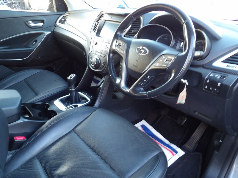 Used Hyundai Santa Fe 2017 for sale - 76891545: Photo 45