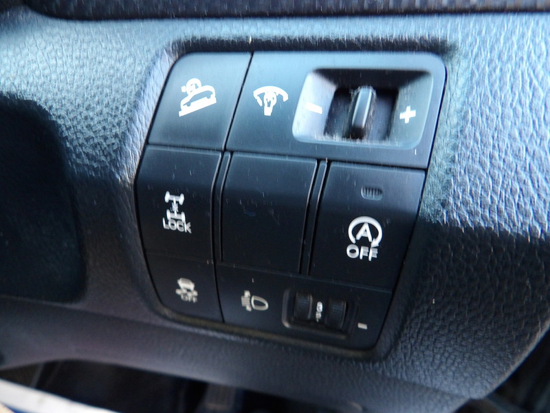 Used Hyundai Santa Fe 2017 for sale - 76891545: Photo 50