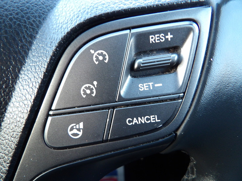 Used Hyundai Santa Fe 2017 for sale - 76891545: Photo 51