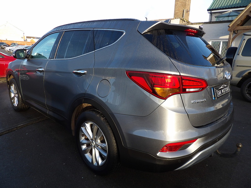 Used Hyundai Santa Fe 2017 for sale - 76891545: Photo 7