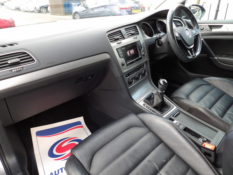 Used Volkswagen Golf 2015 for sale - 76891544: Photo 19