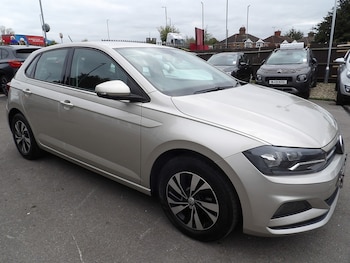 Used Volkswagen Polo 2018 for sale - 76299797: Photo