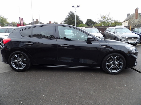 Used Ford Focus 2019 for sale - 76308075: Photo 4